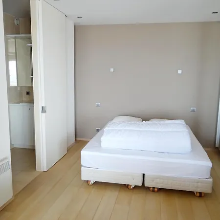 Seasight 1401 Located Directly On The *